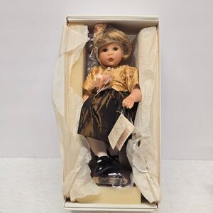 Lee Middleton CLASSIC MINIATURE 9" Lovely Brown Eyed Blonde HANNAH DOLL NWT